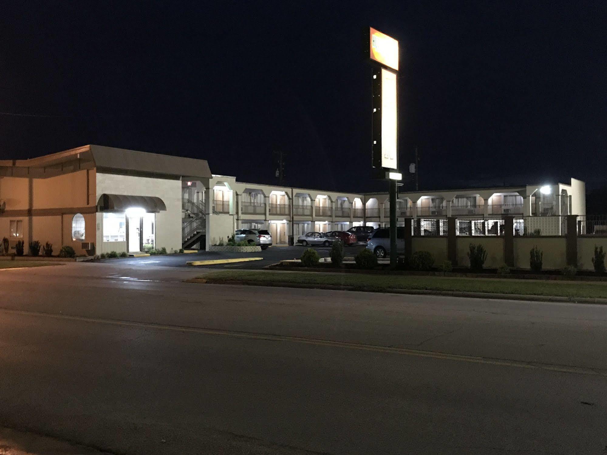 Hutchinson Inn Екстер'єр фото