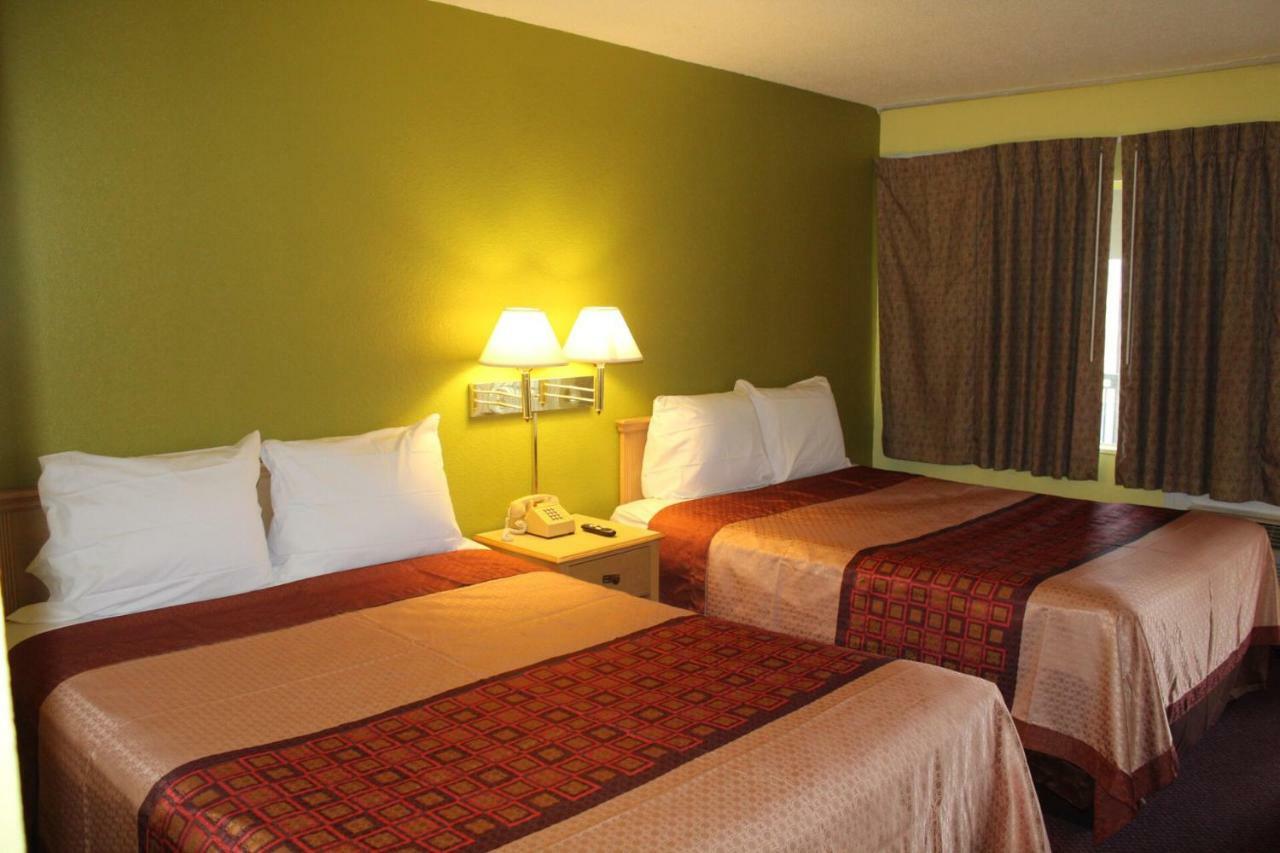 Hutchinson Inn Екстер'єр фото
