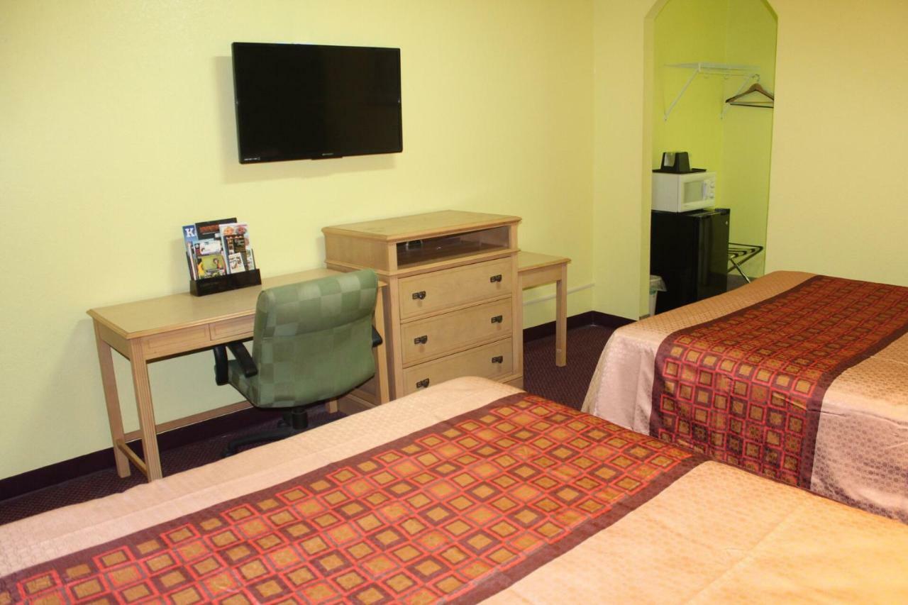 Hutchinson Inn Екстер'єр фото