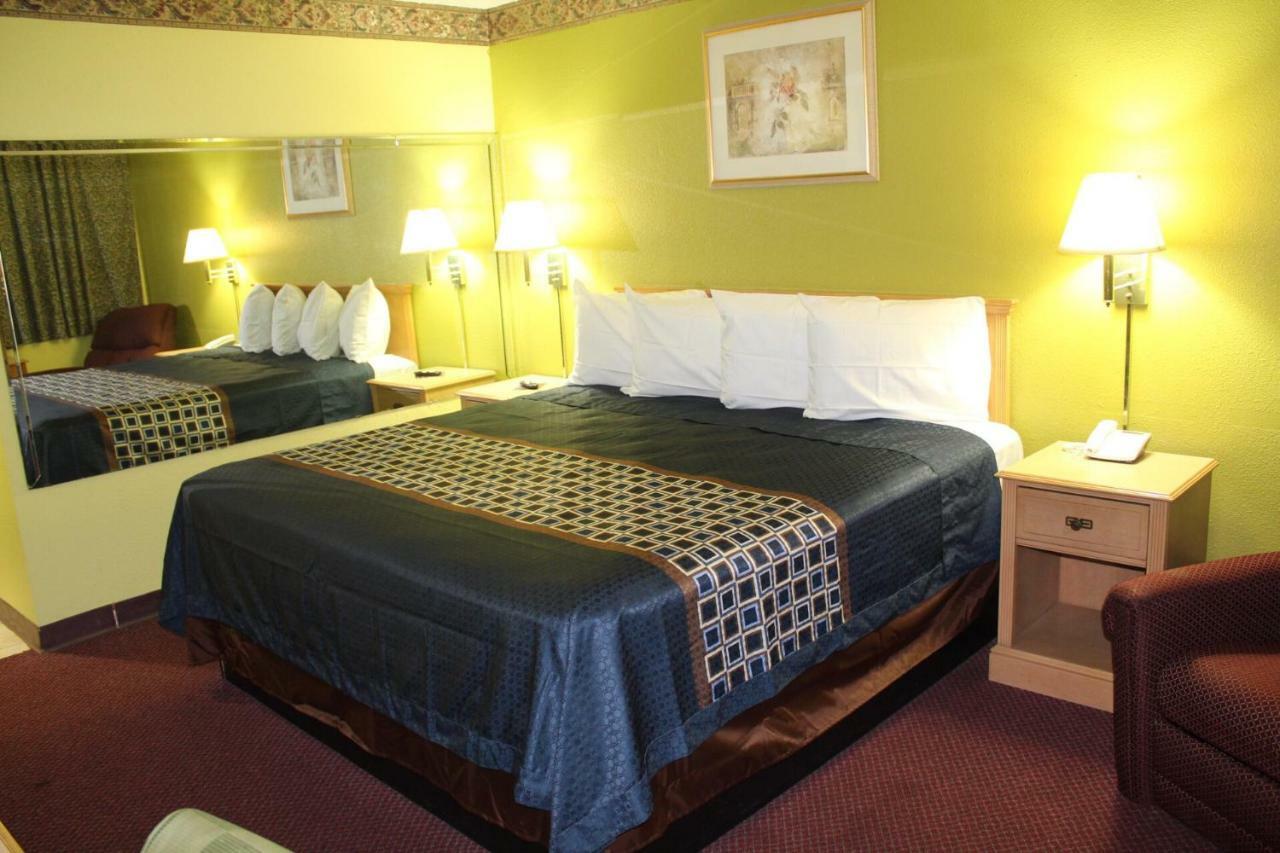 Hutchinson Inn Екстер'єр фото